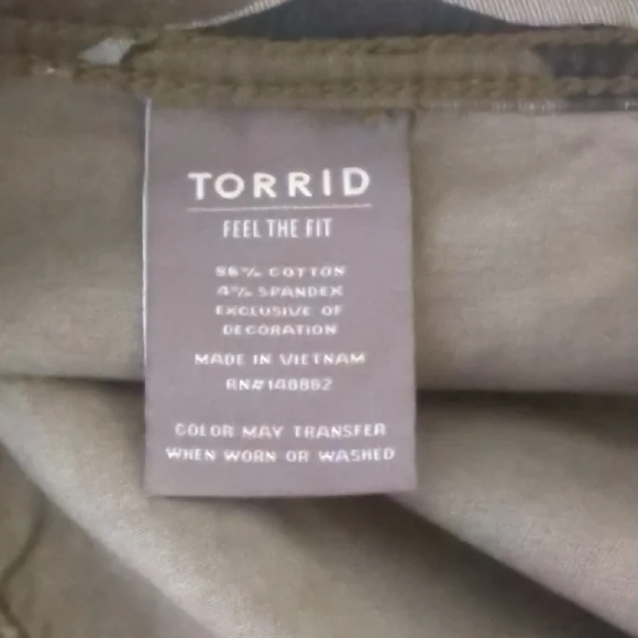 Camouflage Cargo Pants - Picture 10 of 11